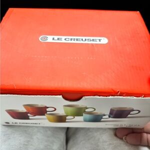Le Creuset espresso rainbow  Mug Set yellow is missing